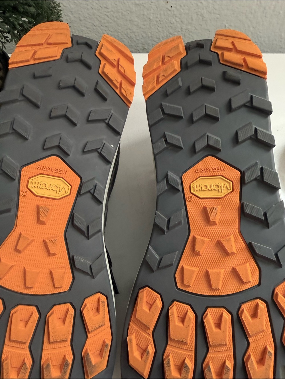 Altra lone peak 9 Men size 10 Gray Trail Running Shoes with Orange Accents - Picture 9 of 10